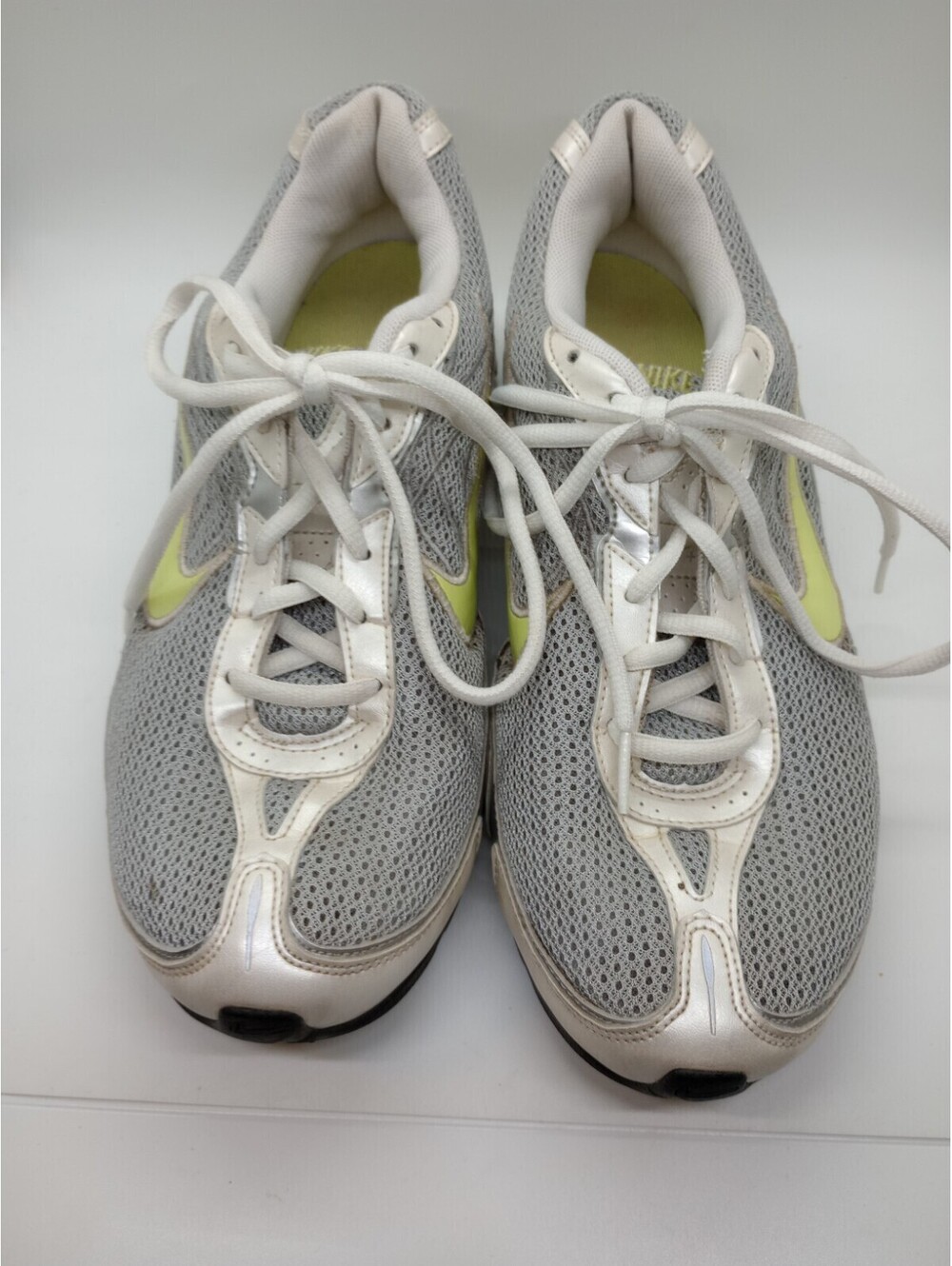 Nike Air max Women's Size 8 Athletic Shoes Gray And Yellow 207
